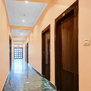 **** Hotel Oyo Flagship Tara India