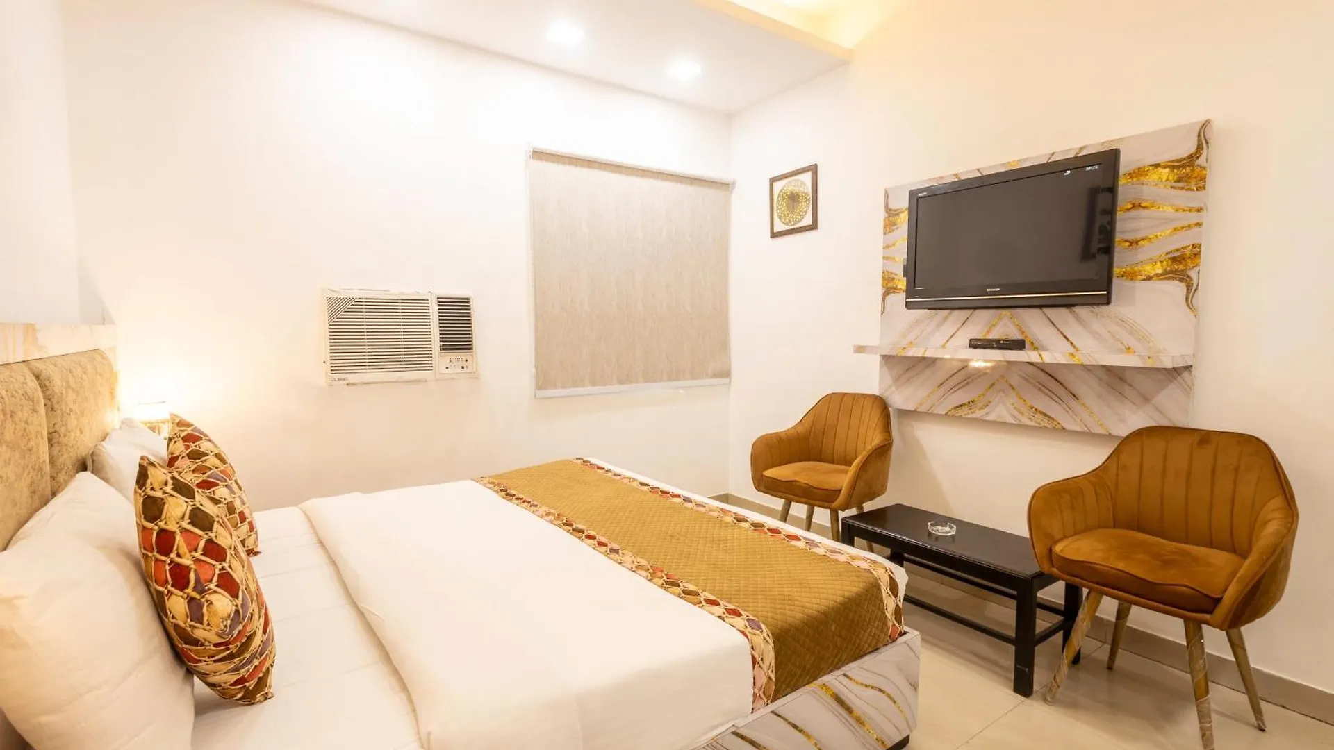 Hotel Cosmo Near Blk Hospital Karol Bagh Delhi