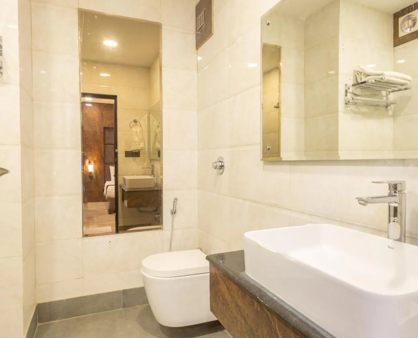 Hotel Cosmo Near Blk Hospital Karol Bagh Delhi  4*, Delhi (National Capital Territory of India)