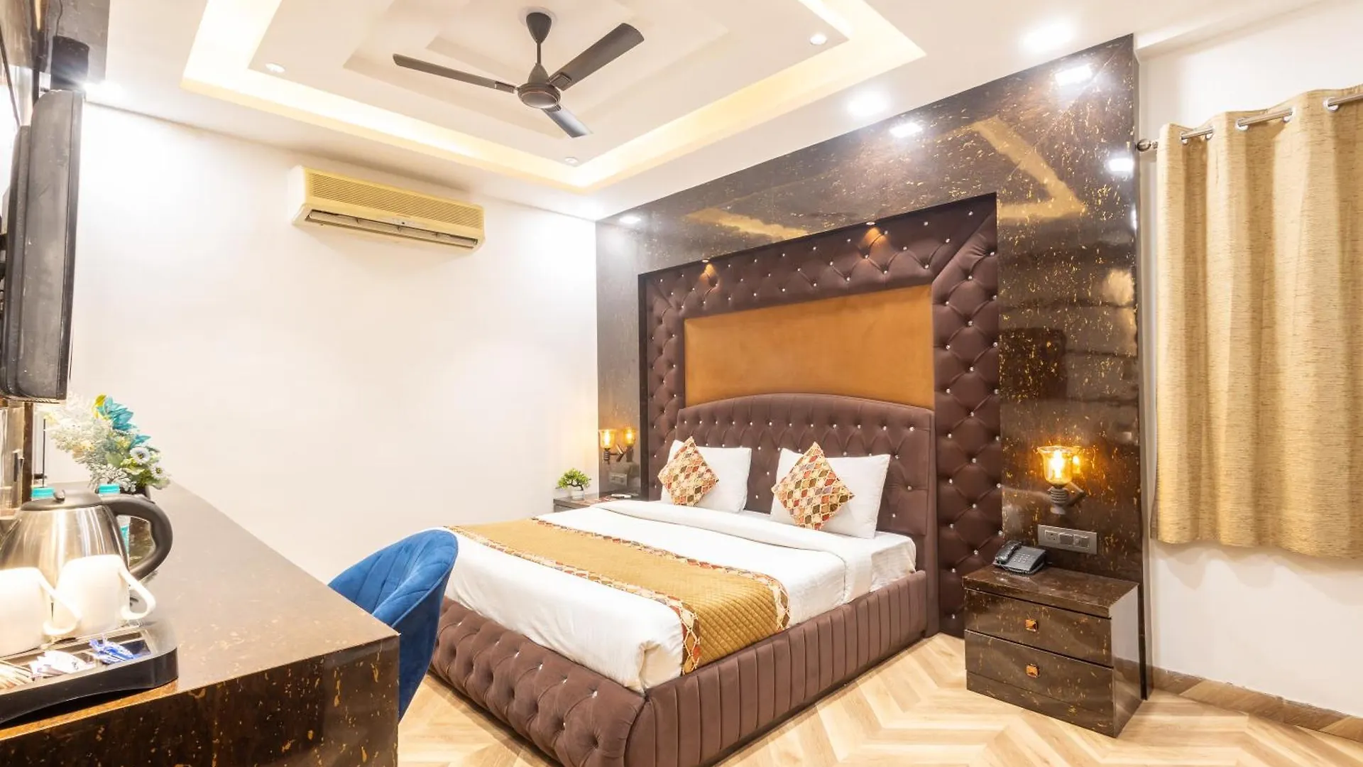 ****  Hotel Cosmo Near Blk Hospital Karol Bagh Delhi  India