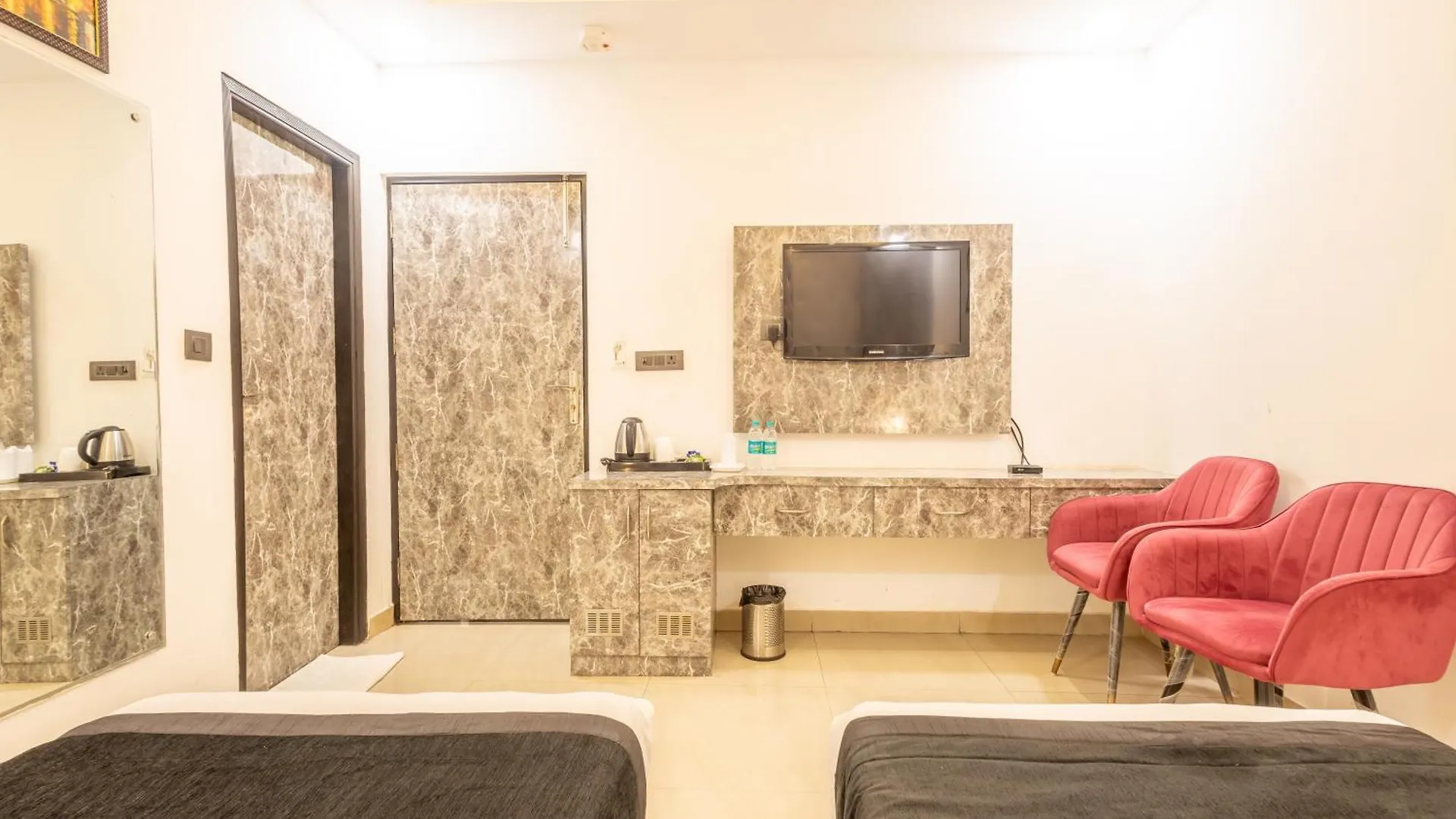 Hotel Cosmo Near Blk Hospital Karol Bagh Delhi